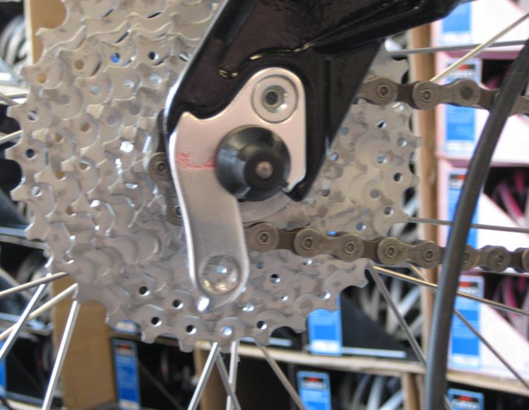 How the replaceable gear hanger or 'drop out' on your bike saves it from certain doom