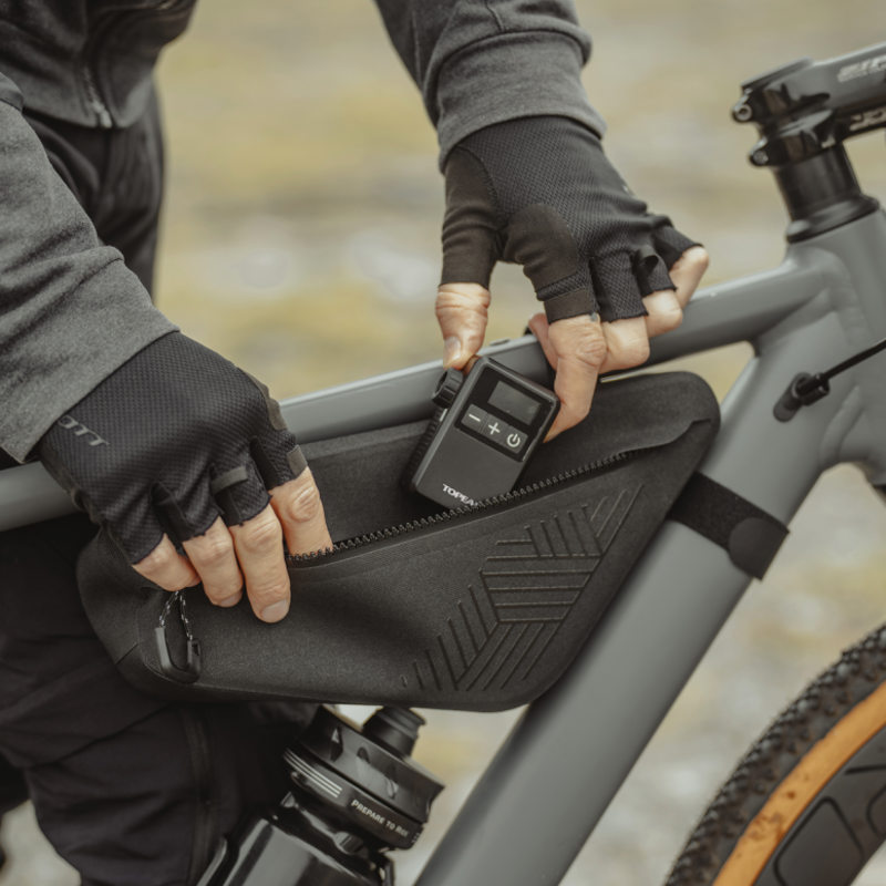 E-Booster Digital Mini Pump Black-4