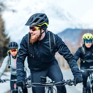 How to dress for cold weather cycling