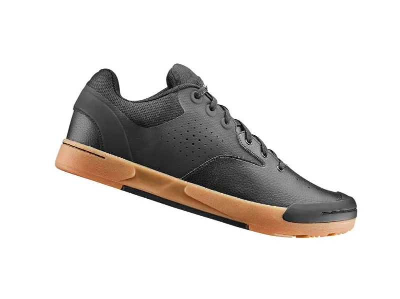 Giant Shuttle Flat in Black/Gum size 40