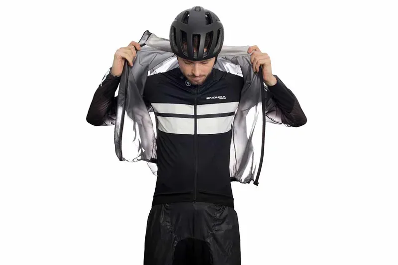 Endura FS260 Pro Adrenaline Race Cape in Black-7