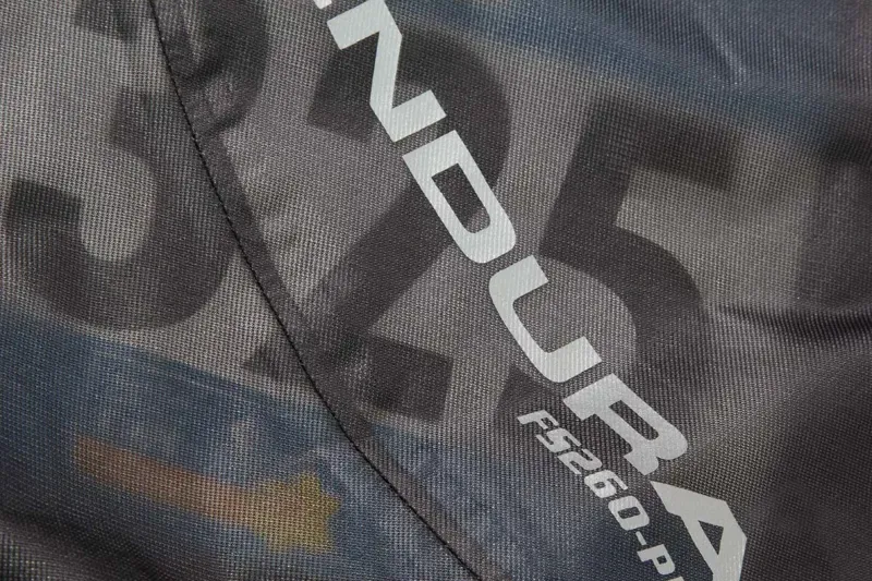 Endura FS260 Pro Adrenaline Race Cape in Black-6