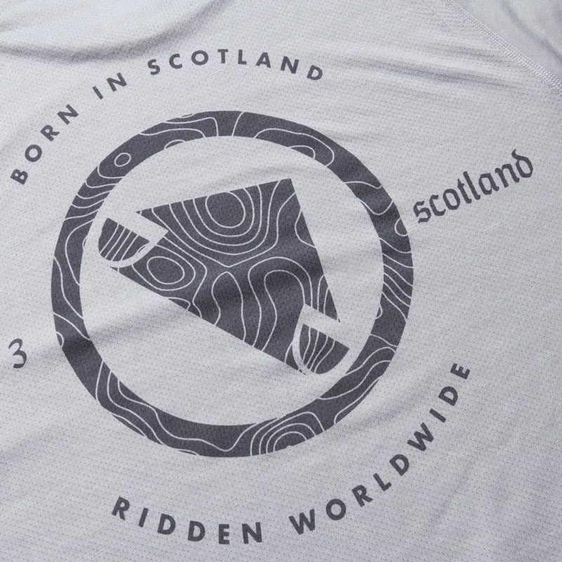 Endura Loop S/S Tech Tee in Dreich Gray-5