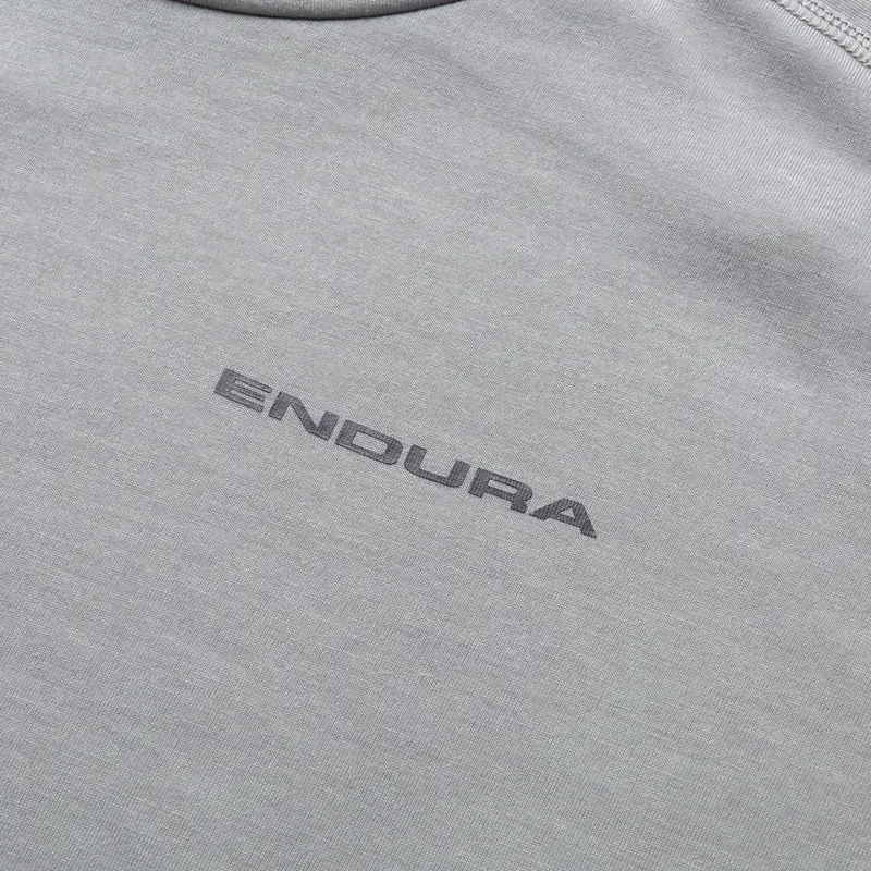 Endura Men's Loop Long Sleeve Tech Tee in Dreich Grey-2