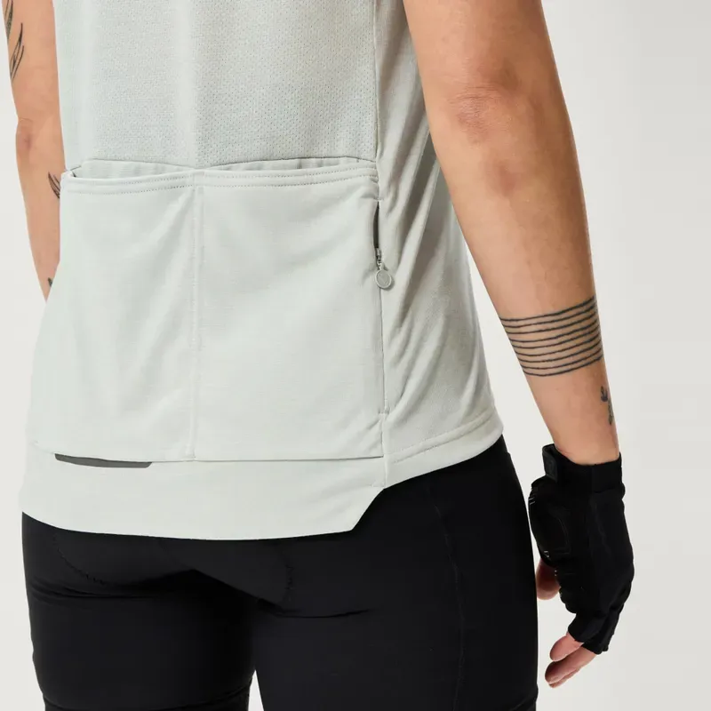 Endura Women's Loop S/S Zipped Jersey in Mains Grey-9