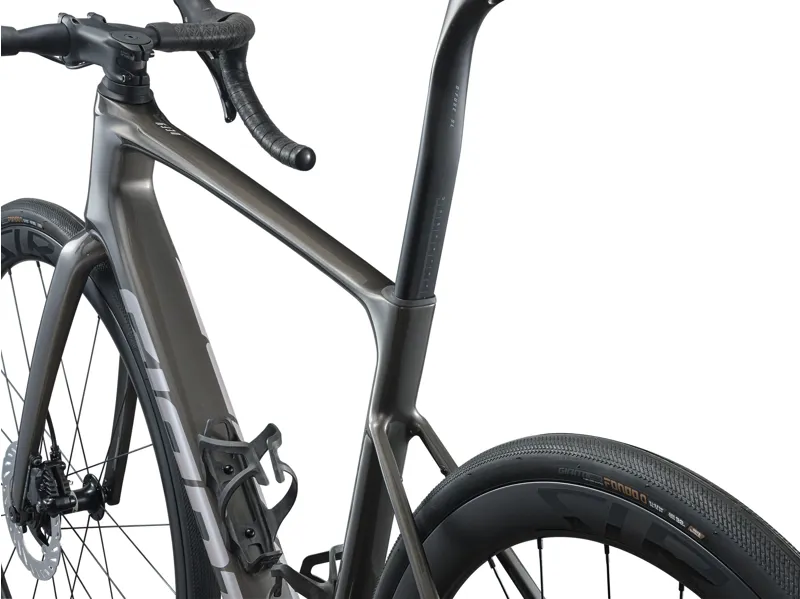 Giant Defy Advanced Pro 2 Road Bike in Stealth Chrome-4