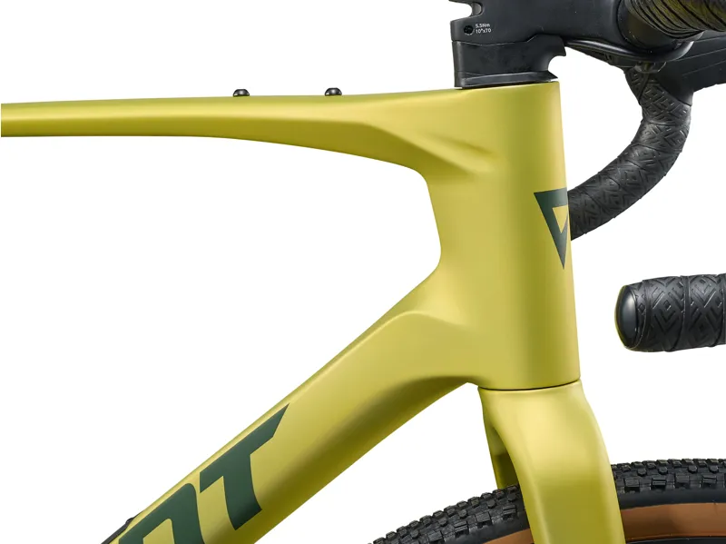 Giant Revolt Advanced Pro 0 Gravel Bike in Cyber Lime-3