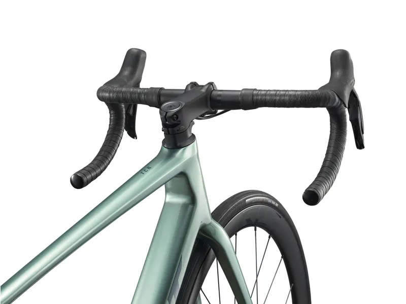 Giant TCR Advanced 0 Di2 Compact Road Bike in Alpine Green-2
