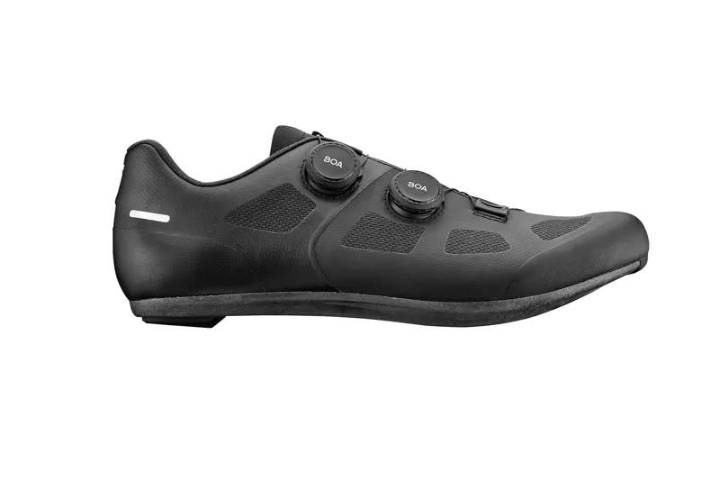 Giant Surge 1 Shoes in Matte Black