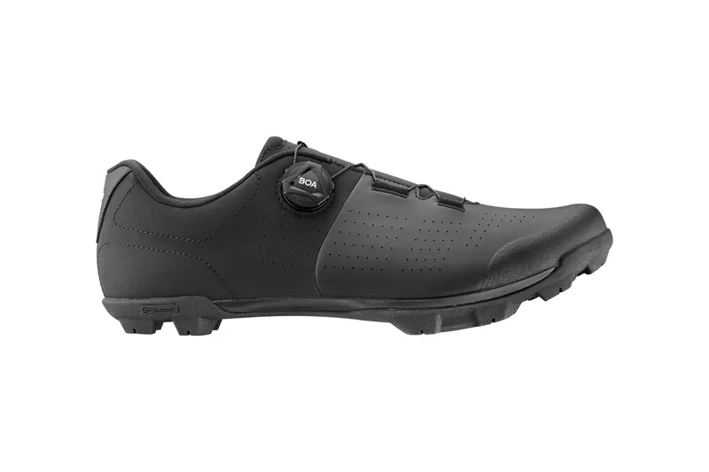 Giant Charge 3 Shoes in Matte Black