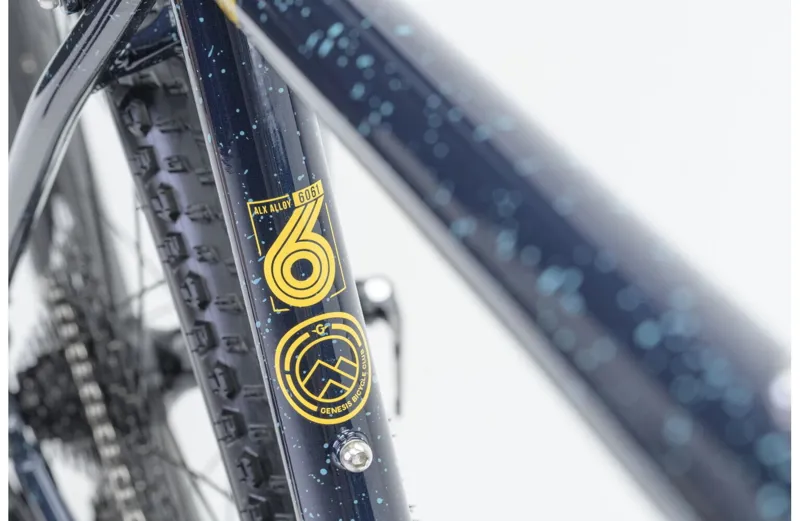 Genesis Fugio 30 Gravel Bike in Blue Found Glory-4