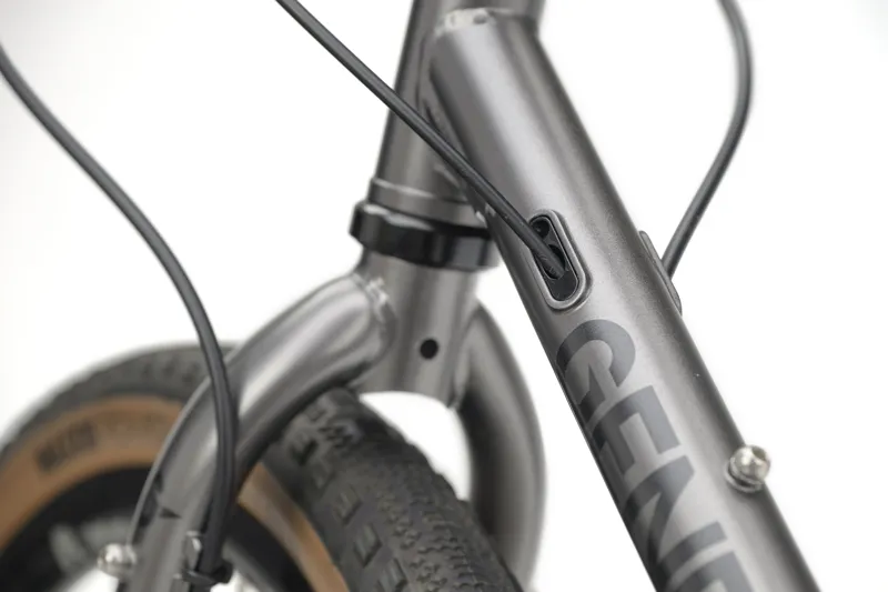 Genesis Croix de Fer 20 FB Gravel Bike in Greymiriquai Medium-10