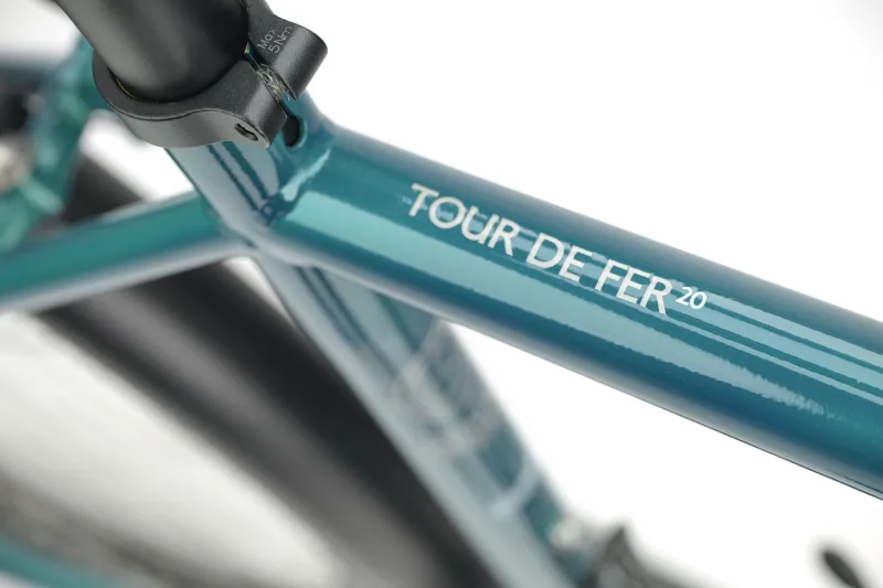 Genesis Tour De Fer 20 Touring Bike in Sterling Gloss Medium-2
