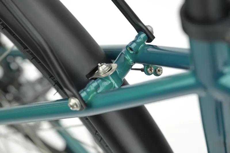 Genesis Tour De Fer 20 Touring Bike in Sterling Gloss Medium-8