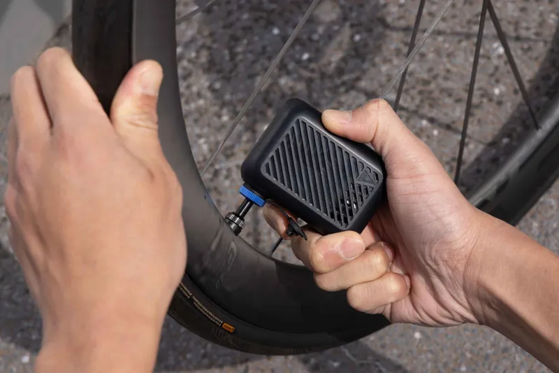Giant Control Go E Mini Pump-4