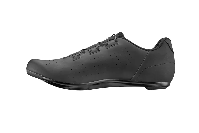Giant Surge 3 Shoes in Matte Black-2