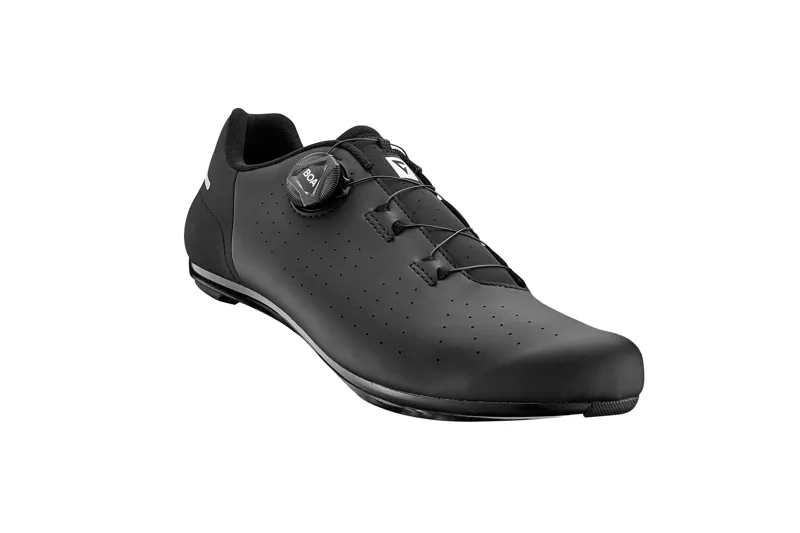 Giant Surge 3 Shoes in Matte Black-1