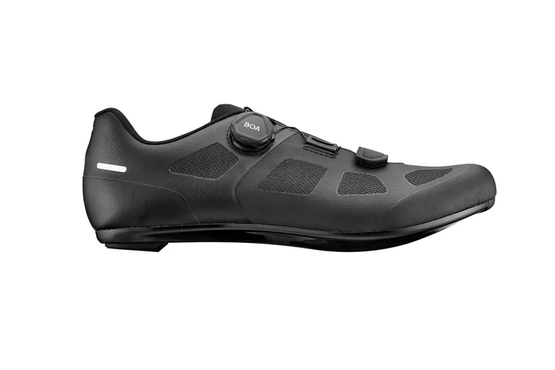 Giant Surge 2 Shoes in Matte Black