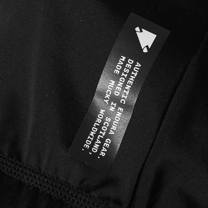 Endura 6-Panel Shorts in Black-7