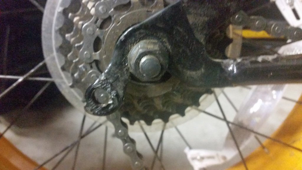 mongoose-massif-bent-derailleur-hanger-can-fixed.jpg